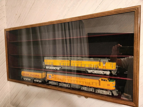 Train display case scale - display,
